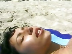 Beach Brunette Facial Hardcore 